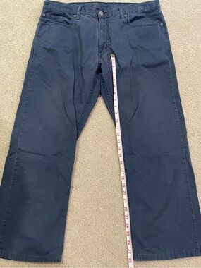 LLevi's 514 Straight Jeans in Navy Blue Men’s 38x30. Inseam closer to 28.